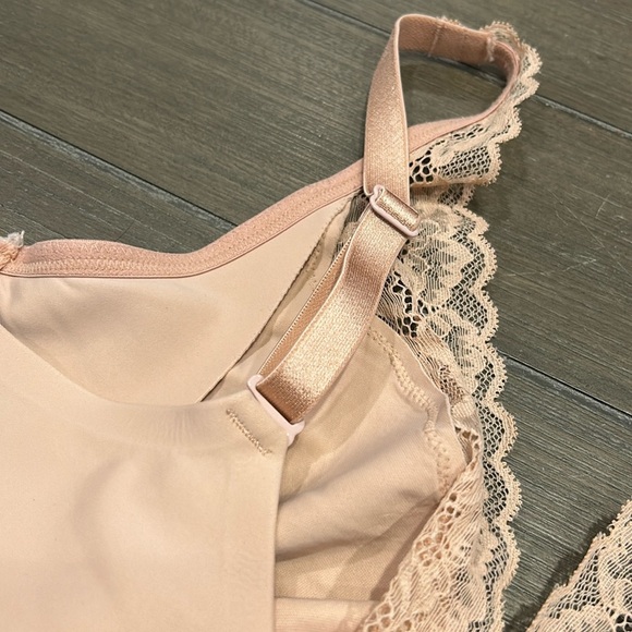 Soma Unlined Lace Trim Plunge Bra - Picture 7 of 13